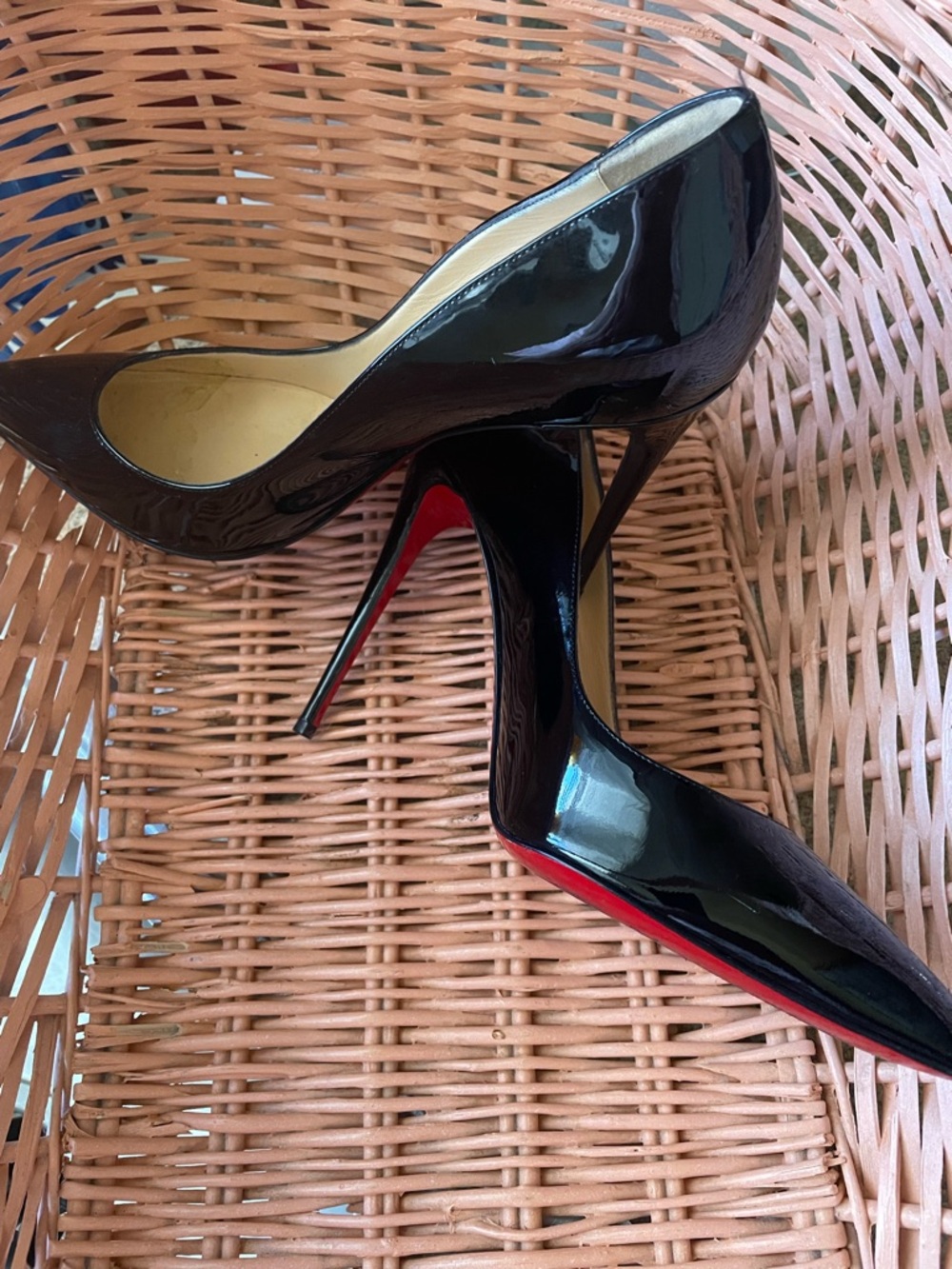 Christian Louboutin Black Patent Pointed-Toe Pumps with Red Sole Sz.EU 40 US 9.5 - Picture 3 of 11